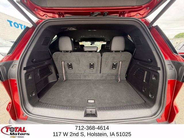 Used 2025 Chevrolet Traverse LT AWD/4WD image 14