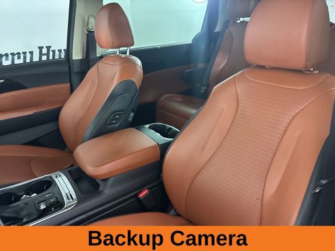 Used 2025 Kia Carnival SX Prestige image 9