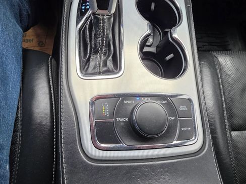 Used 2018 Jeep Grand Cherokee SRT AWD/4WD image 20
