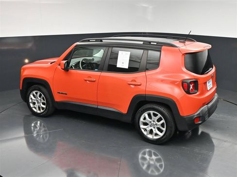Used 2016 Jeep Renegade Latitude FWD image 27