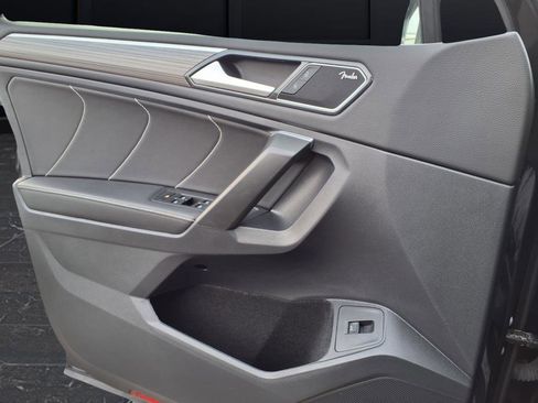 Used 2024 Volkswagen Tiguan SEL R-Line image 42