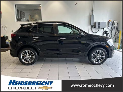 Used 2023 Buick Encore GX Select w/ Experience Buick Package AWD/4WD image 2