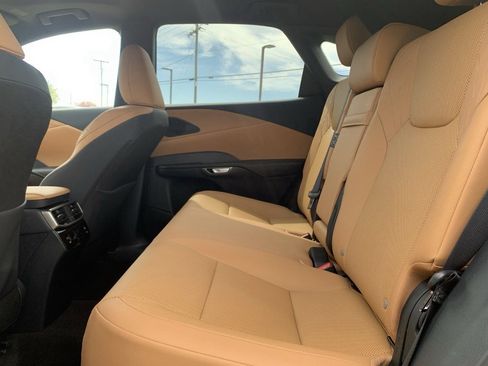 Used 2025 Lexus RX 350 Premium w/ Accessory Package (Z1) image 29