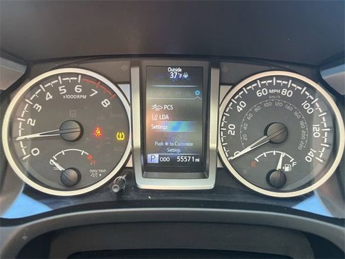 Used 2022 Toyota Tacoma TRD Sport image 15