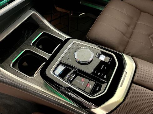 Certified 2024 BMW i7 eDrive50 image 15