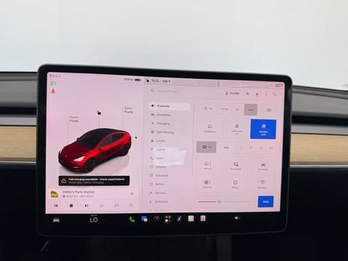 Used 2023 Tesla Model Y Long Range AWD/4WD image 43