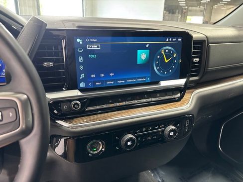 Used 2024 Chevrolet Silverado 1500 LT AWD/4WD image 16