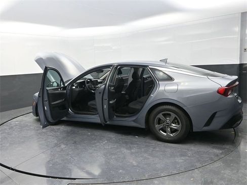 Used 2023 Kia K5 LXS image 39