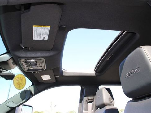 Used 2024 GMC Sierra 2500 AT4 w/ AT4 Premium Plus Package image 22