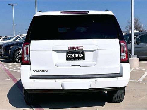Used 2017 GMC Yukon SLT image 6