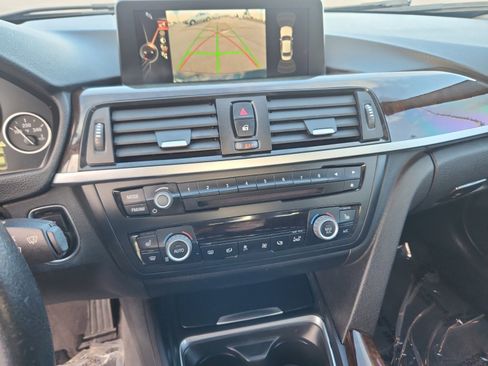 Used 2015 BMW 320i Sedan image 13