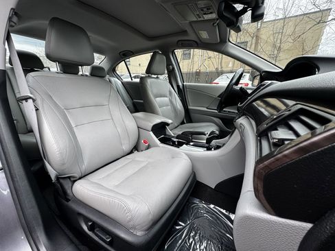 Used 2016 Honda Accord Touring image 20