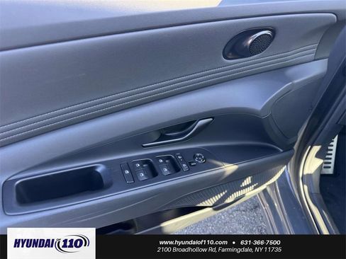 Used 2025 Hyundai Elantra SEL image 16