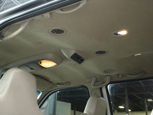 Used 2002 Ford Excursion Limited AWD/4WD image 23