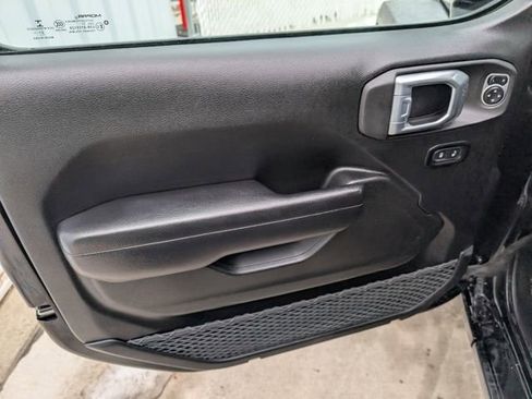 Used 2021 Jeep Wrangler Unlimited Sport image 9