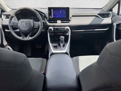 Used 2025 Toyota RAV4 XLE FWD image 19