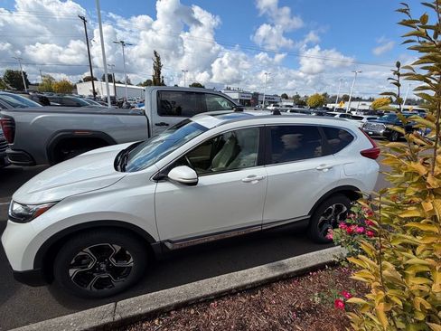 Used 2017 Honda CR-V Touring image 3