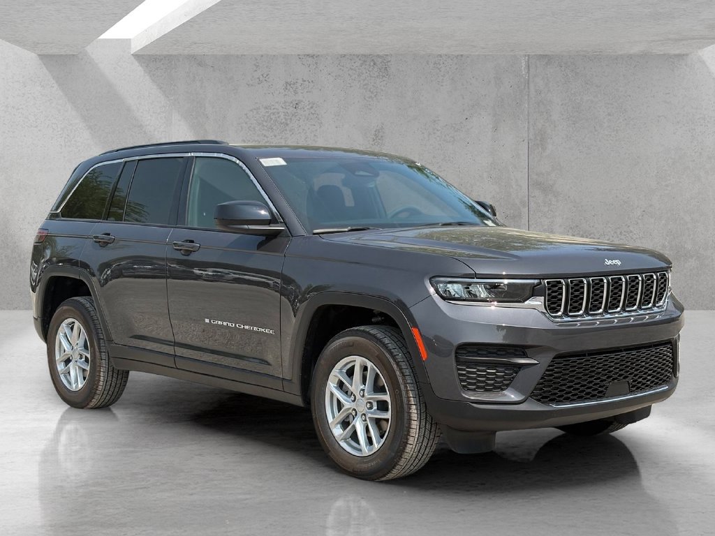New 2026 Jeep Grand Cherokee Laredo RWD image 3