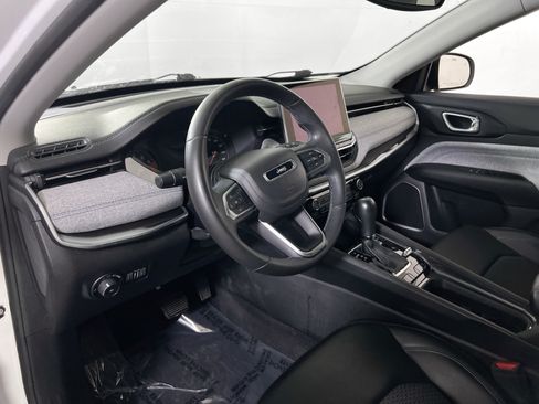 Used 2022 Jeep Compass Latitude AWD/4WD image 9
