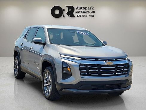 Used 2025 Chevrolet Equinox LT image 1