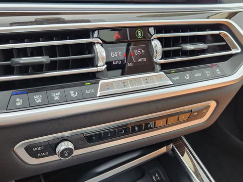 Used 2019 BMW X7 xDrive40i w/ Premium Package image 28