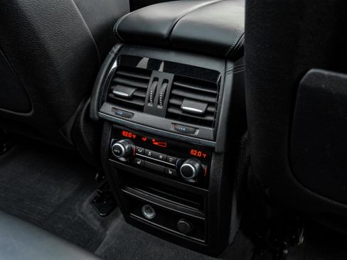 Used 2015 BMW X5 M image 46