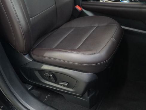 Used 2025 Ford Explorer Platinum RWD image 30