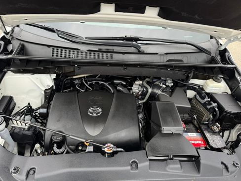 Used 2019 Toyota Highlander XLE FWD image 47