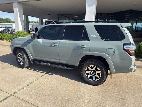 Used 2022 Toyota 4Runner TRD Off-Road Premium w/ Moonroof Package AWD/4WD image 8
