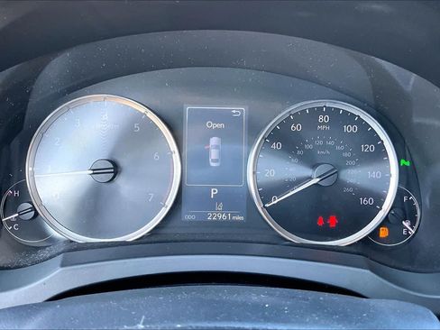 Used 2018 Lexus IS 300 w/ Comfort Package RWD image 23
