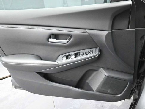 Used 2020 Nissan Sentra SV w/ Trunk Package image 10