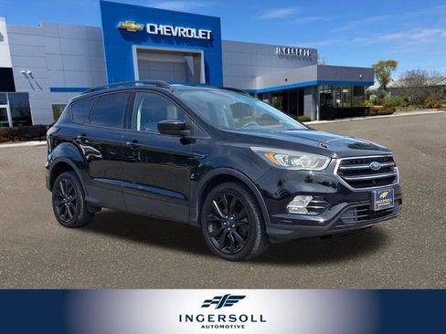 Used 2017 Ford Escape SE w/ SE Sport Appearance Package AWD/4WD image 1