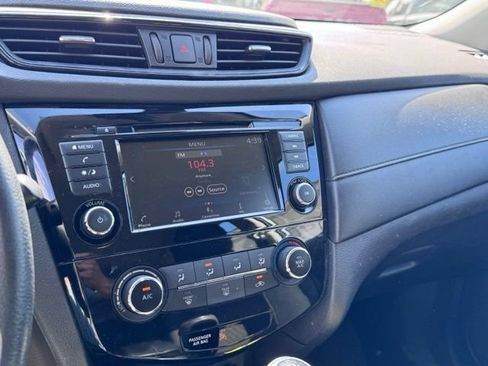Used 2020 Nissan Rogue S AWD/4WD image 19