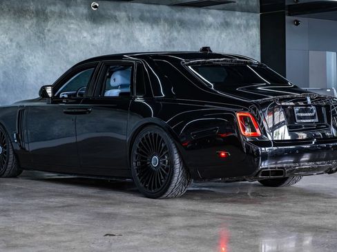 Used 2026 Rolls-Royce Phantom Sedan RWD image 18