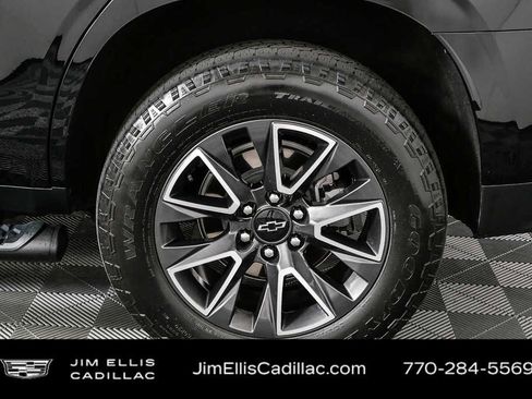 Used 2024 Chevrolet Tahoe Z71 w/ Z71 Off-Road Package AWD/4WD image 40