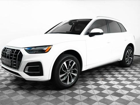 Used 2021 Audi Q5 2.0T Premium Plus w/ Premium Plus Package AWD/4WD image 3