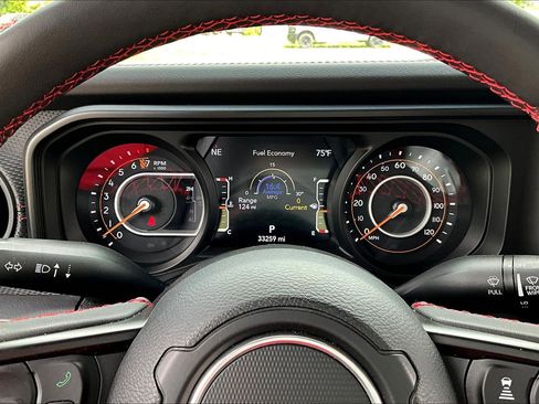 Used 2024 Jeep Gladiator Rubicon AWD/4WD image 13