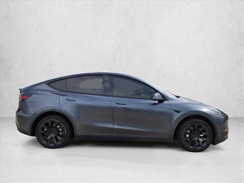 Used 2023 Tesla Model Y Long Range AWD/4WD image 4