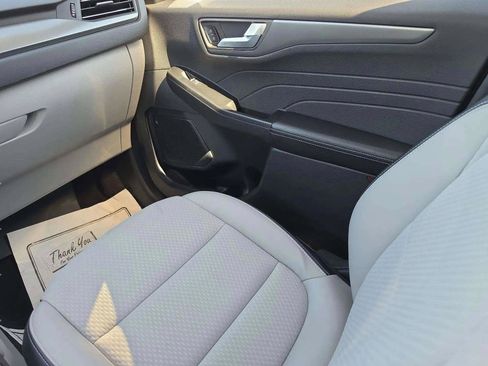 Used 2025 Ford Escape SE FWD image 32