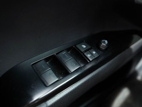 Used 2025 Toyota Camry SE w/ Convenience Package image 26