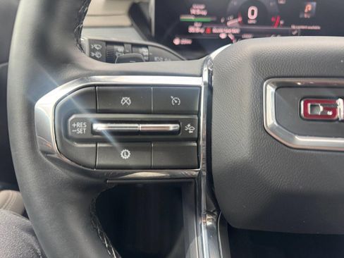 Used 2026 GMC Acadia Elevation w/ Elevation Premium Package FWD image 22
