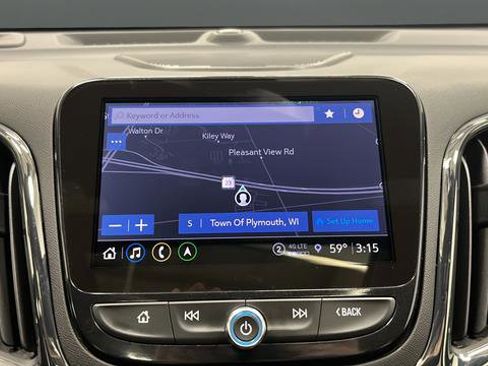 Used 2024 Chevrolet Equinox Premier image 15