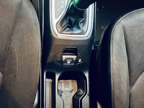 Used 2020 Jeep Renegade Sport w/ UConnect 7.0 Group FWD image 28
