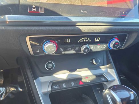 Used 2023 Audi Q3 2.0T Premium Plus w/ Premium Plus Package image 28