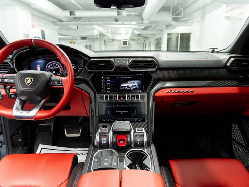 Used 2021 Lamborghini Urus image 37