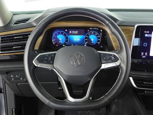 Used 2025 Volkswagen Atlas SE FWD image 27