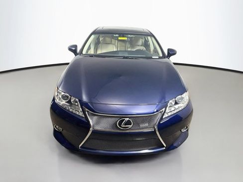 Used 2014 Lexus ES 350 w/ Luxury Package FWD image 2