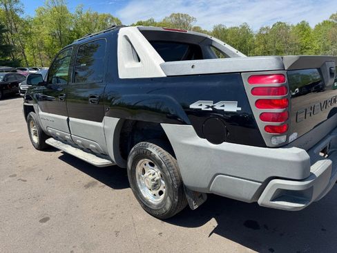Used 2002 Chevrolet Avalanche 2500 w/ Convenience Pkg AWD/4WD image 10