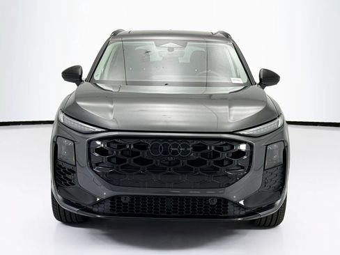 Used 2026 Audi Q3 quattro 2.0T w/ Driver Assistance Package AWD/4WD image 2