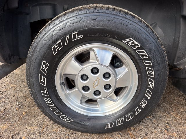 Used 2003 Chevrolet Suburban LT w/ LT Preferred Equipment Group AWD/4WD image 27